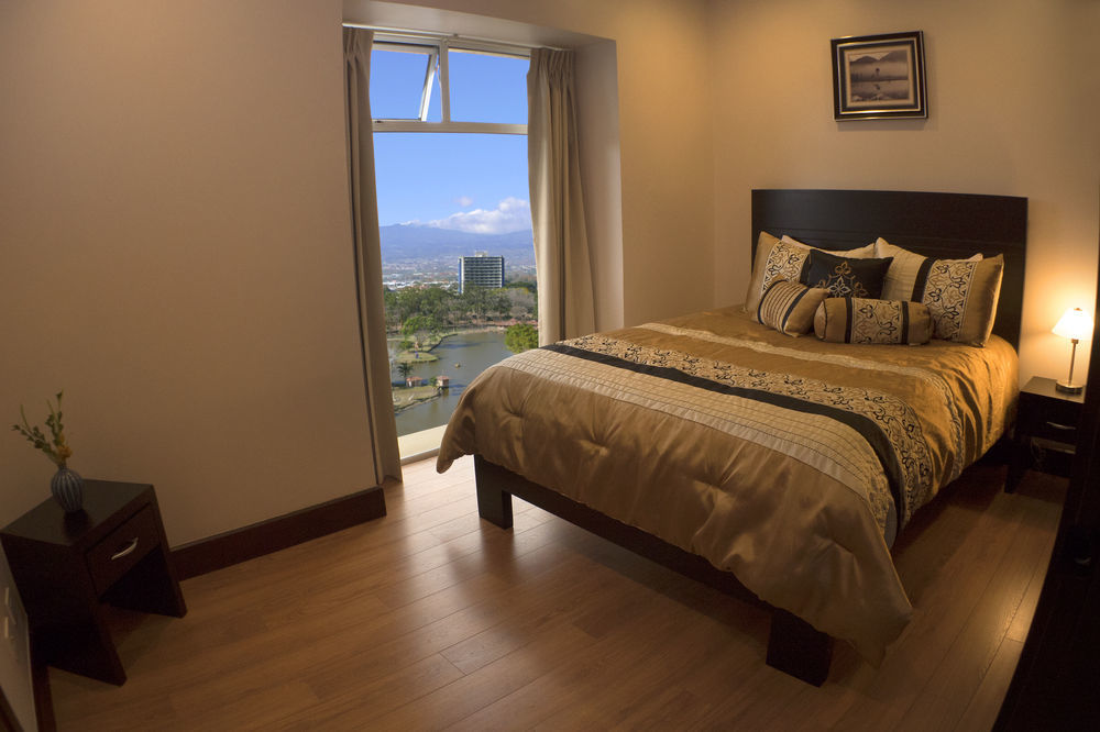 Torres Del Lago Suites And Apartments San José Eksteriør billede