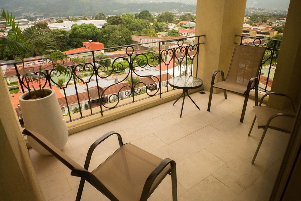 Torres Del Lago Suites And Apartments San José Eksteriør billede