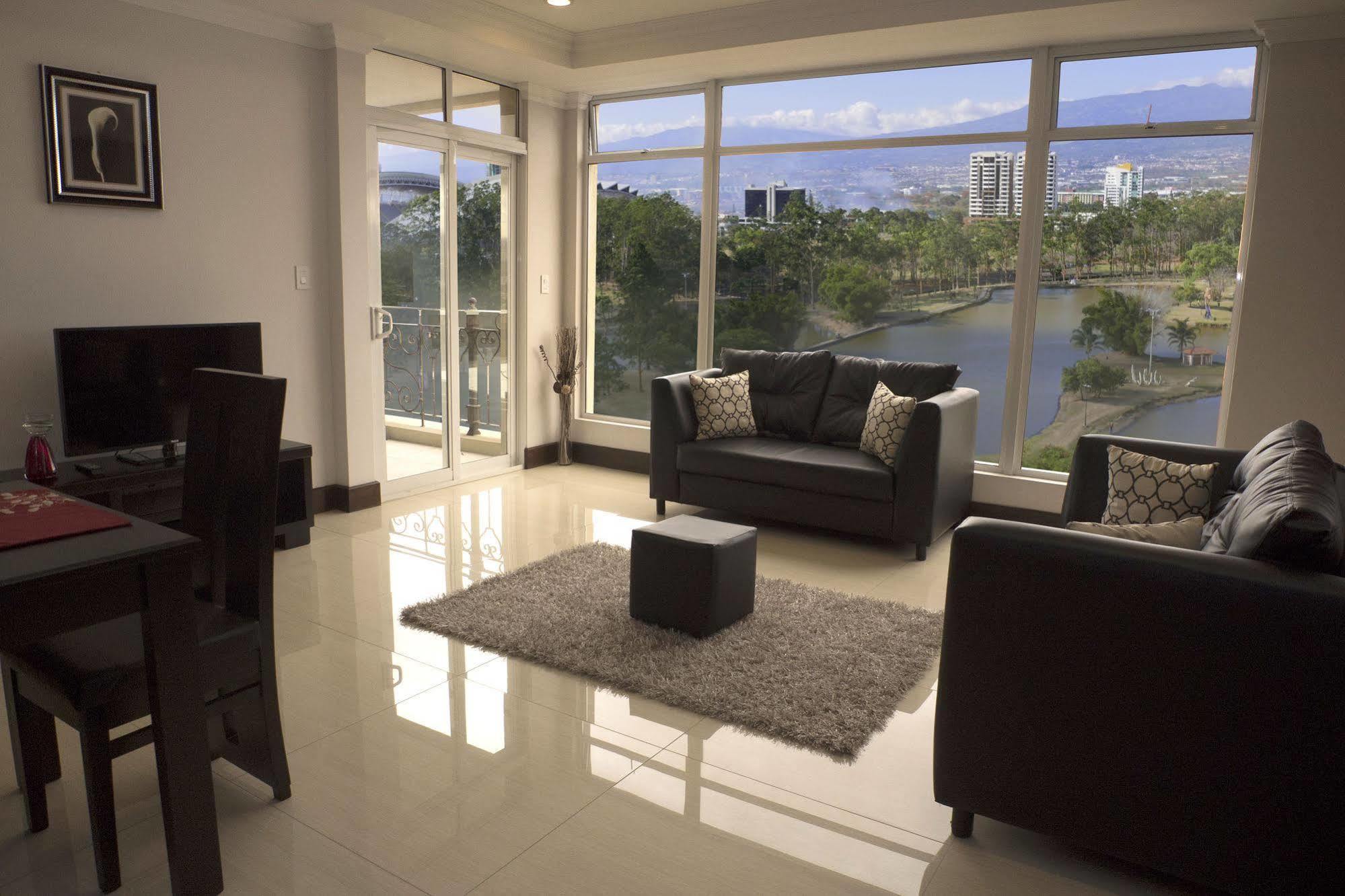 Torres Del Lago Suites And Apartments San José Eksteriør billede