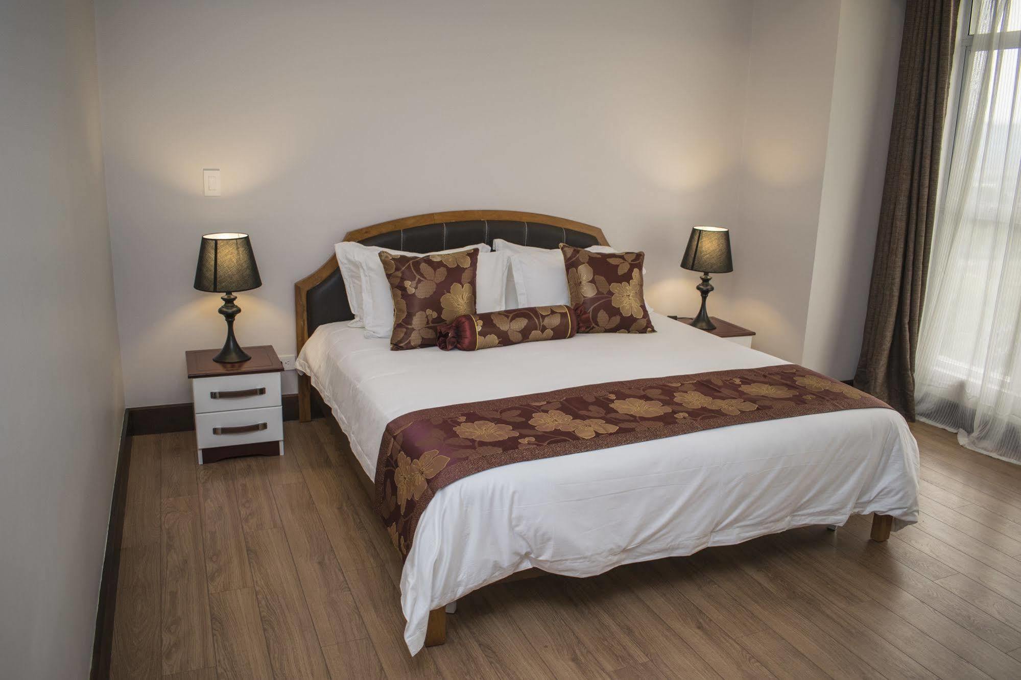 Torres Del Lago Suites And Apartments San José Eksteriør billede