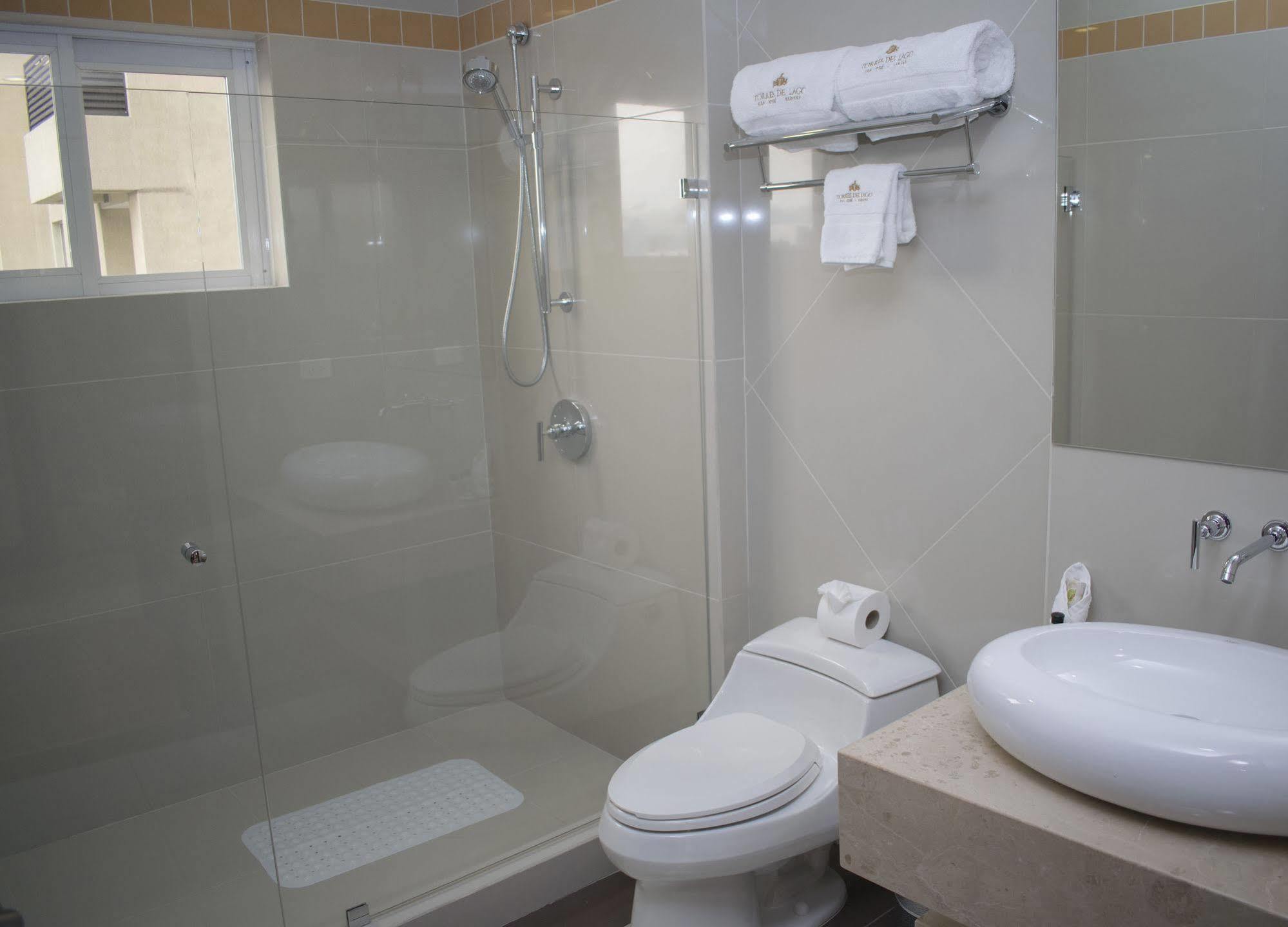 Torres Del Lago Suites And Apartments San José Eksteriør billede