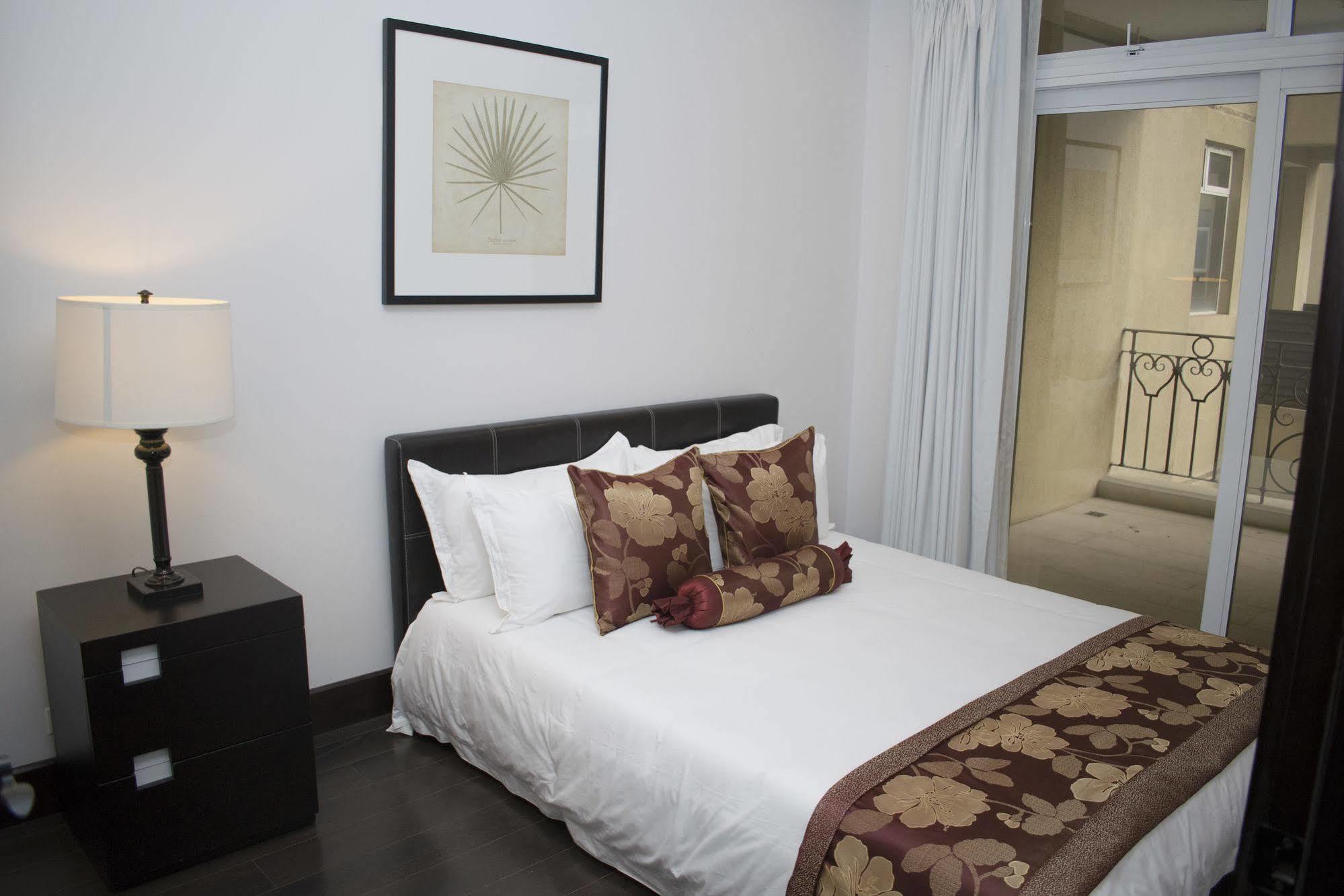 Torres Del Lago Suites And Apartments San José Eksteriør billede