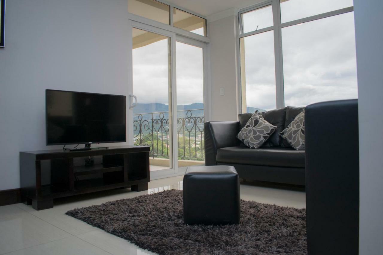 Torres Del Lago Suites And Apartments San José Eksteriør billede